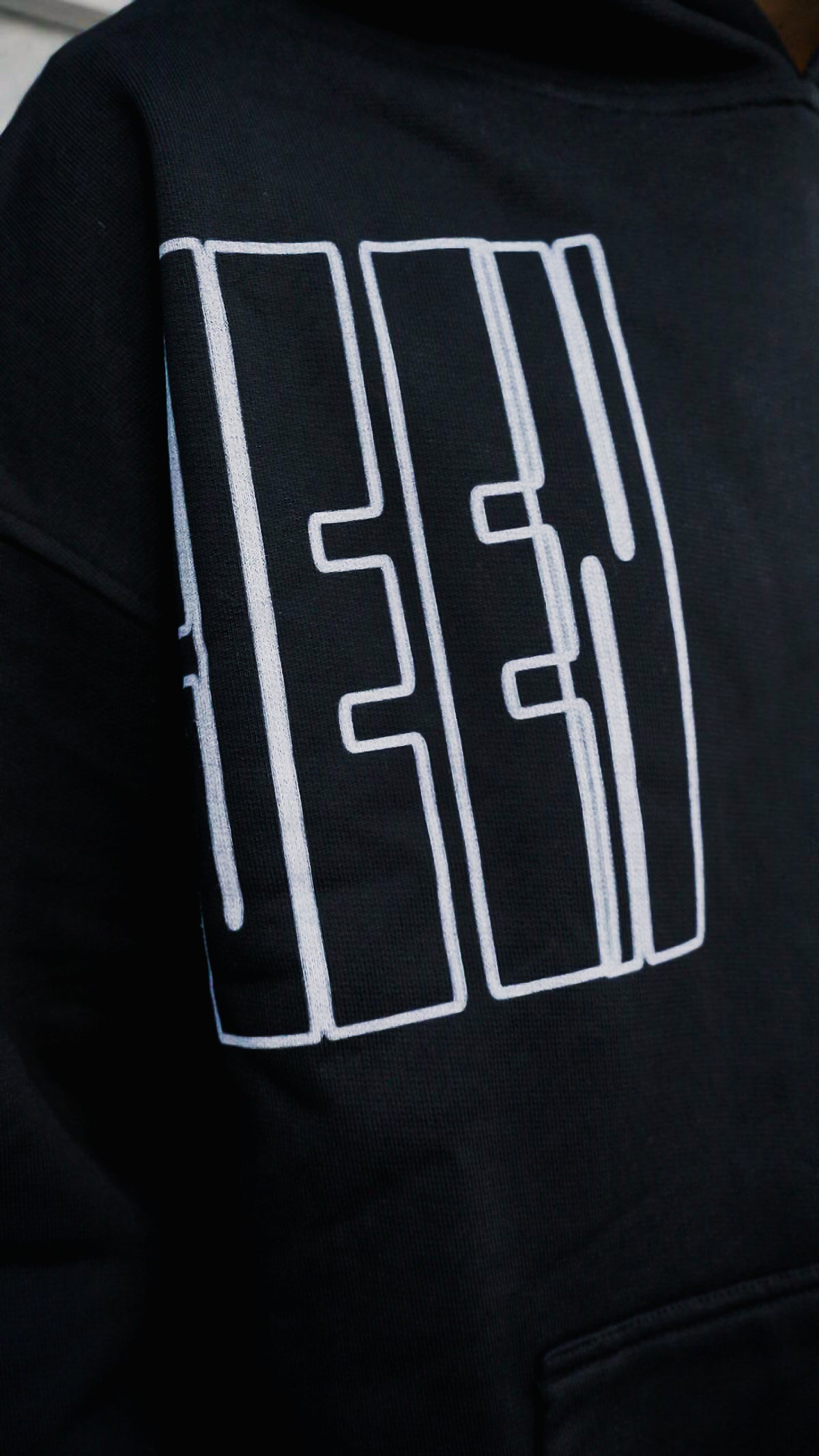 BLACK "JEEN" HOODIE