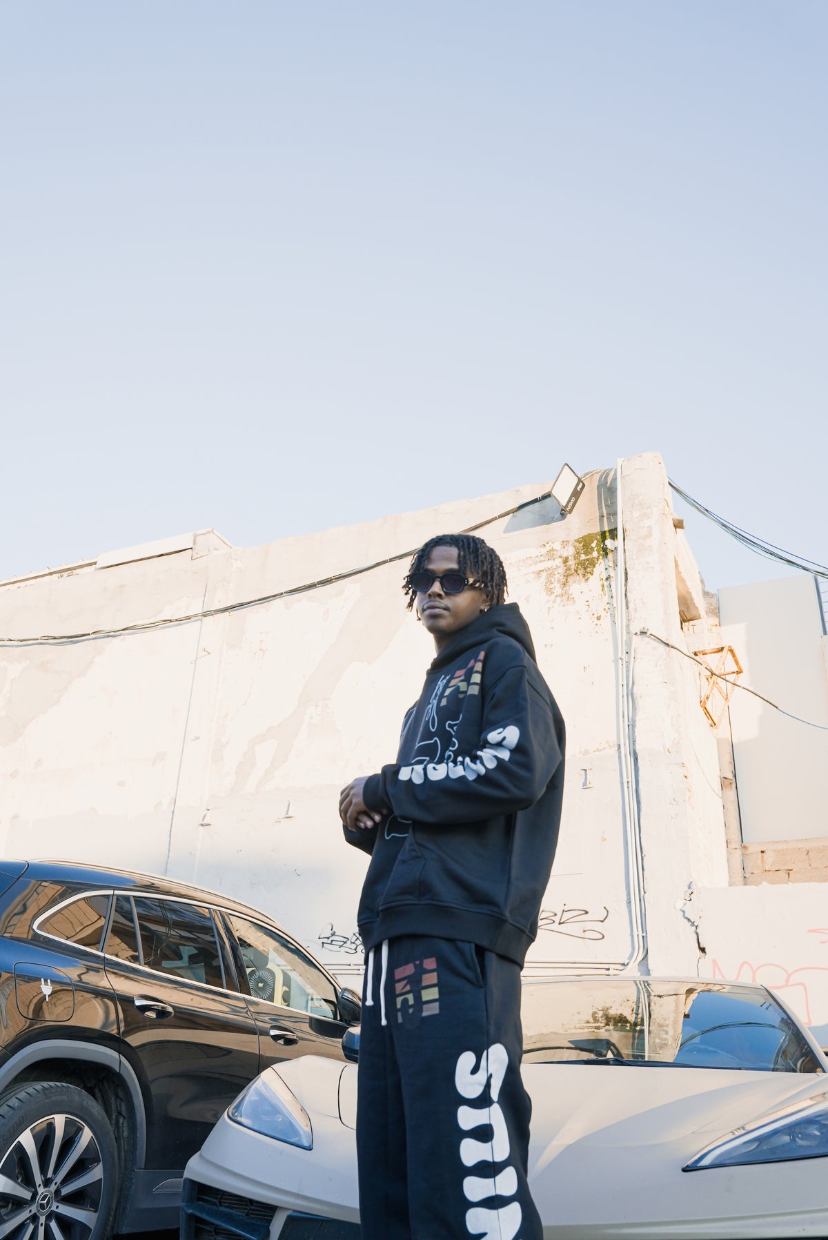 BLACK "JEEN" HOODIE