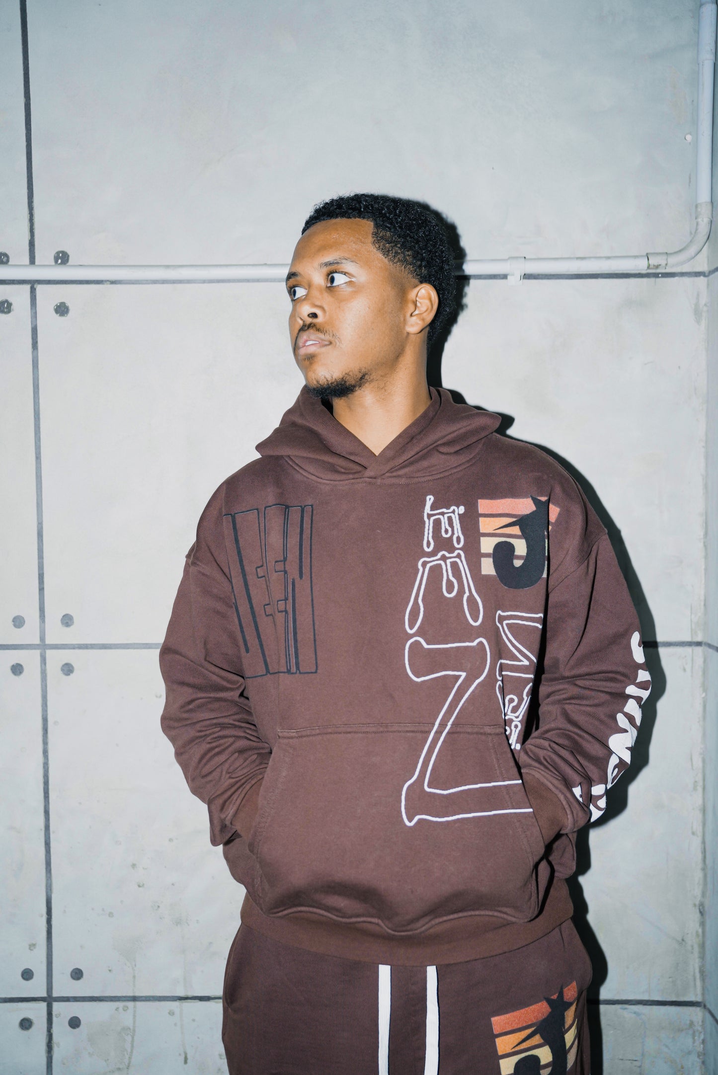BROWN "JEEN" HOODIE