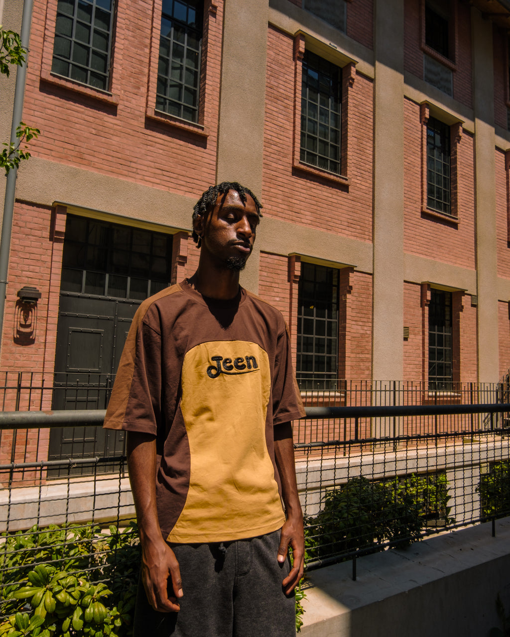 BROWN "JEEN" T SHIRT